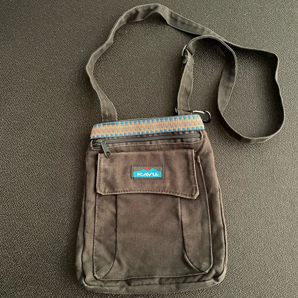 KAVU black canvas Keeper crossbody bag
